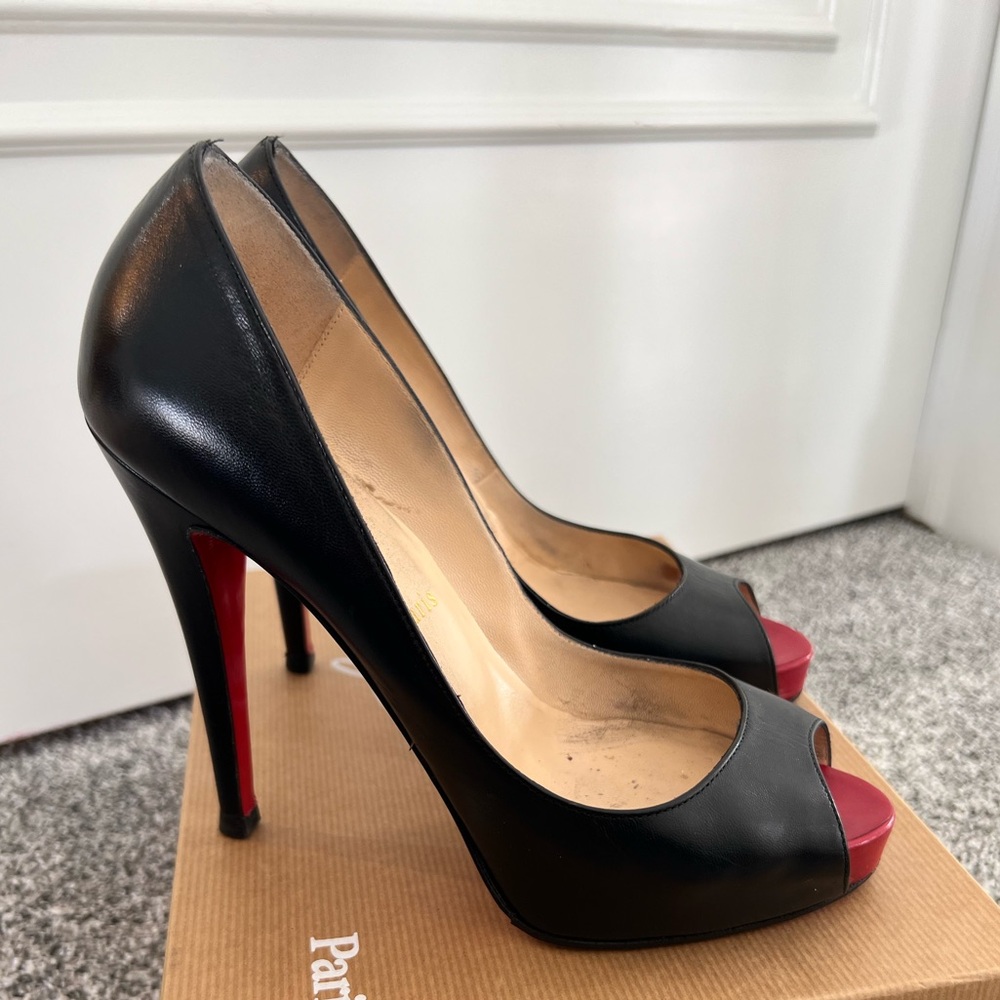 Christian Louboutin Very Prive 120 Kid Black and Red Peep-Toe Heels - Picture 2 of 10